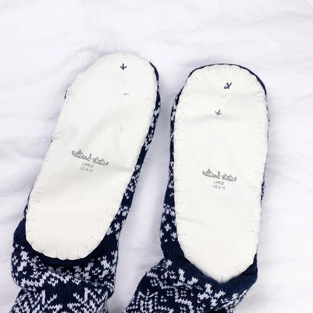 Altar'd State Navy & White Sweater Slipper Socks - Picture 3 of 3